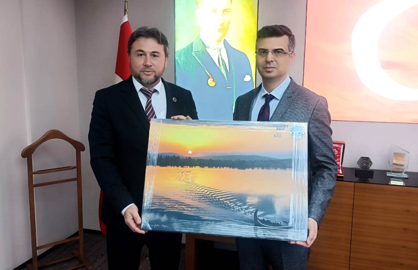 Afyonkarahisar'da Sağlık Ziyareti: Döğer Belediye Başkanı İl Sağlık Müdürünü Ziyaret Etti