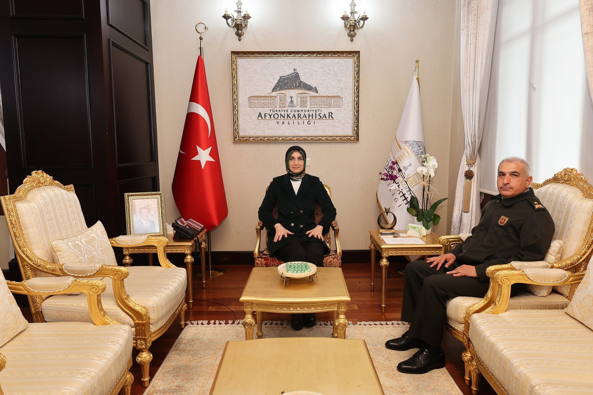 Afyonkarahisar Valisi, İkmal ve Garnizon Komutanını Makamında Ağırladı