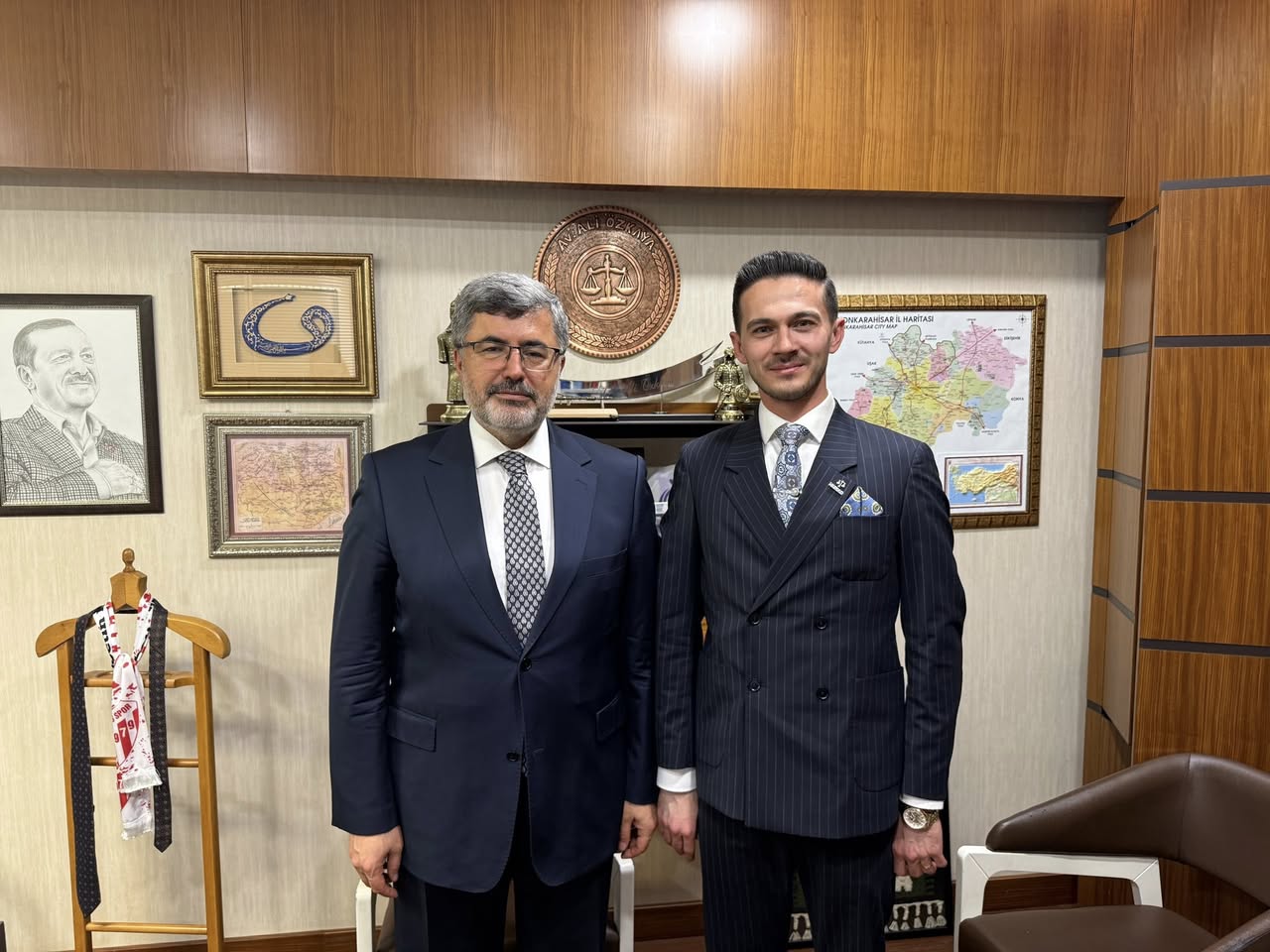 AK Parti Milletvekili Özkaya, Genç MÜSİAD Afyonkarahisar Şube Başkanı Erkol Ailesini TBMM'de Ağırladı