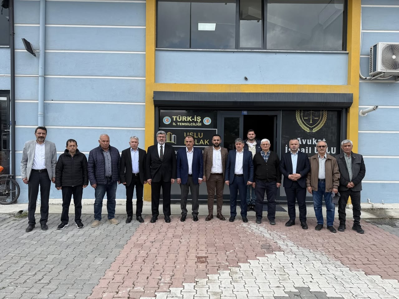 AK Parti Afyonkarahisar Milletvekili Özkaya, Türk-İş İl Başkanı Uslu'yu Ziyaret Etti