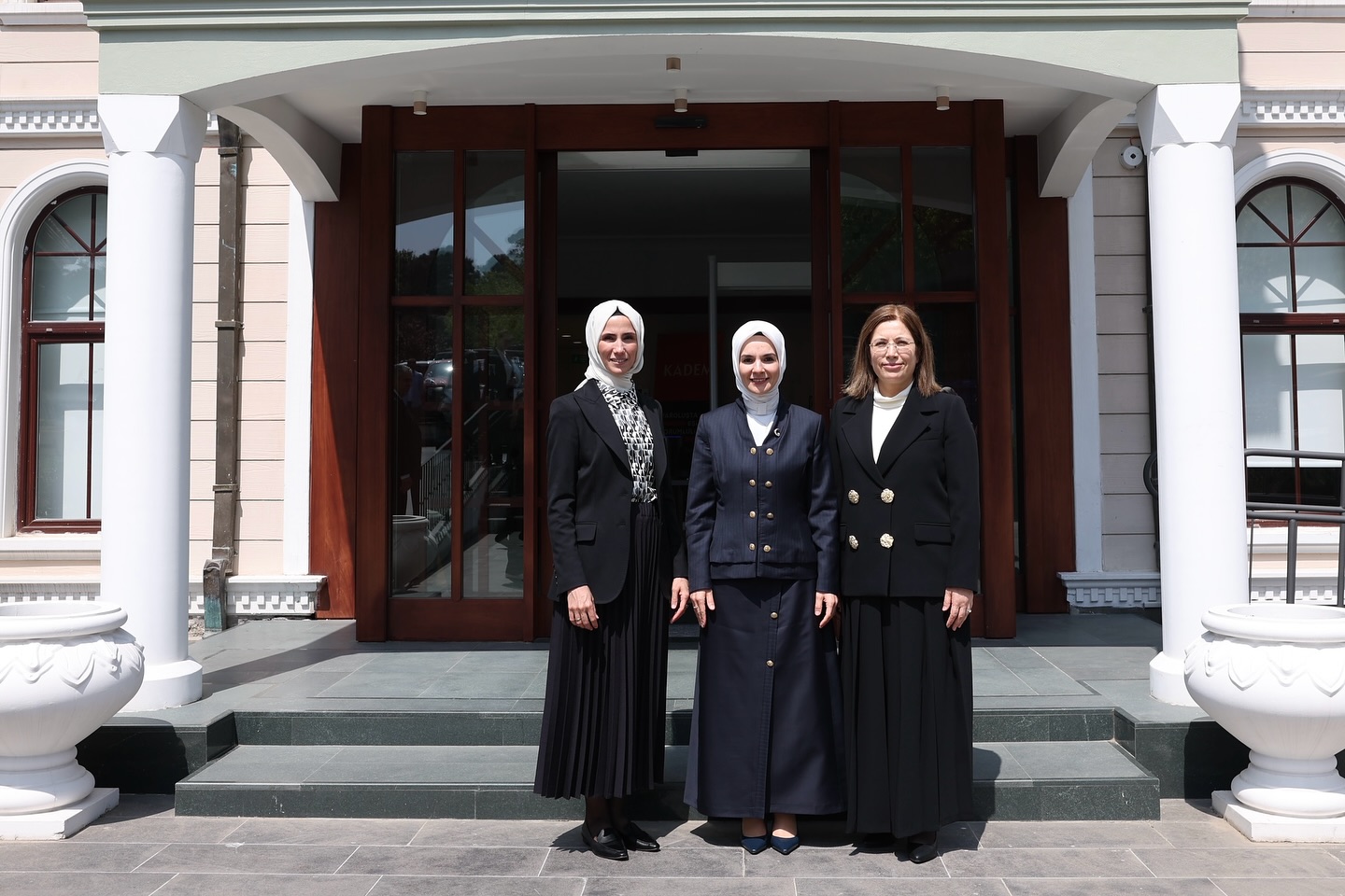 Bakan Göktaş'tan KADEM'e Destek Ziyareti