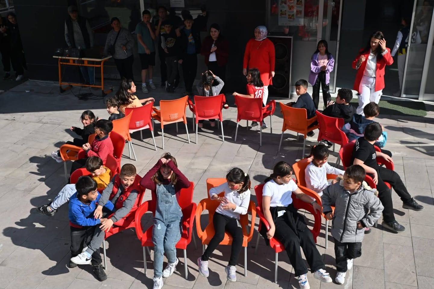 Emirdağ'da 23 Nisan Coşkusu ve Burs Sınavı Motivasyonu