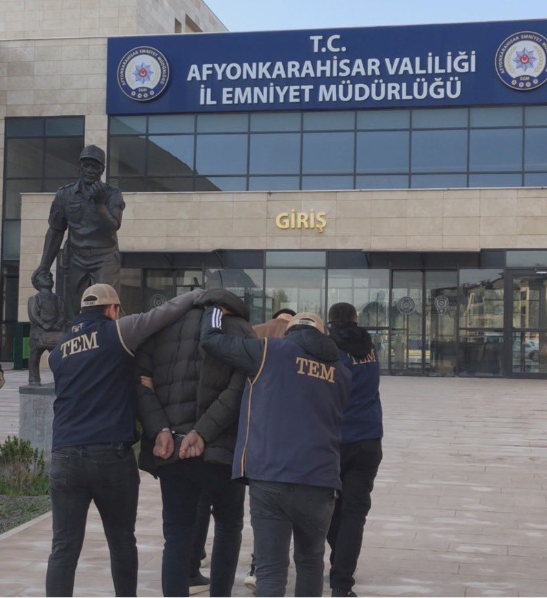 Afyonkarahisar'da Terör Örgütü İrtibatlı Şüpheli Gözaltına Alındı