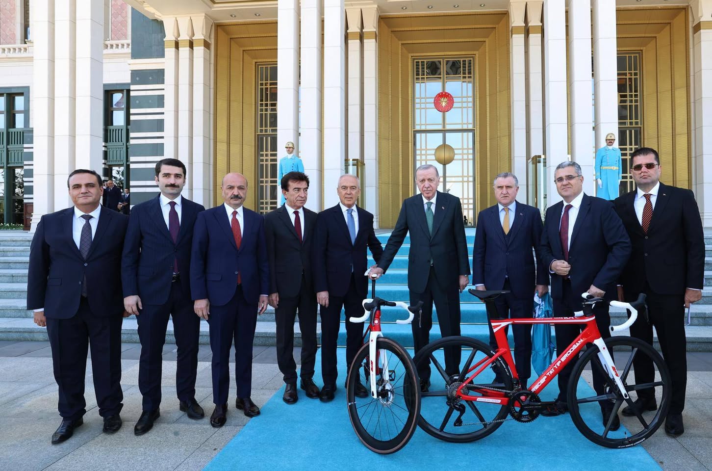 Afyonkarahisar'dan Bisiklet Turu'na Sponsor Desteği