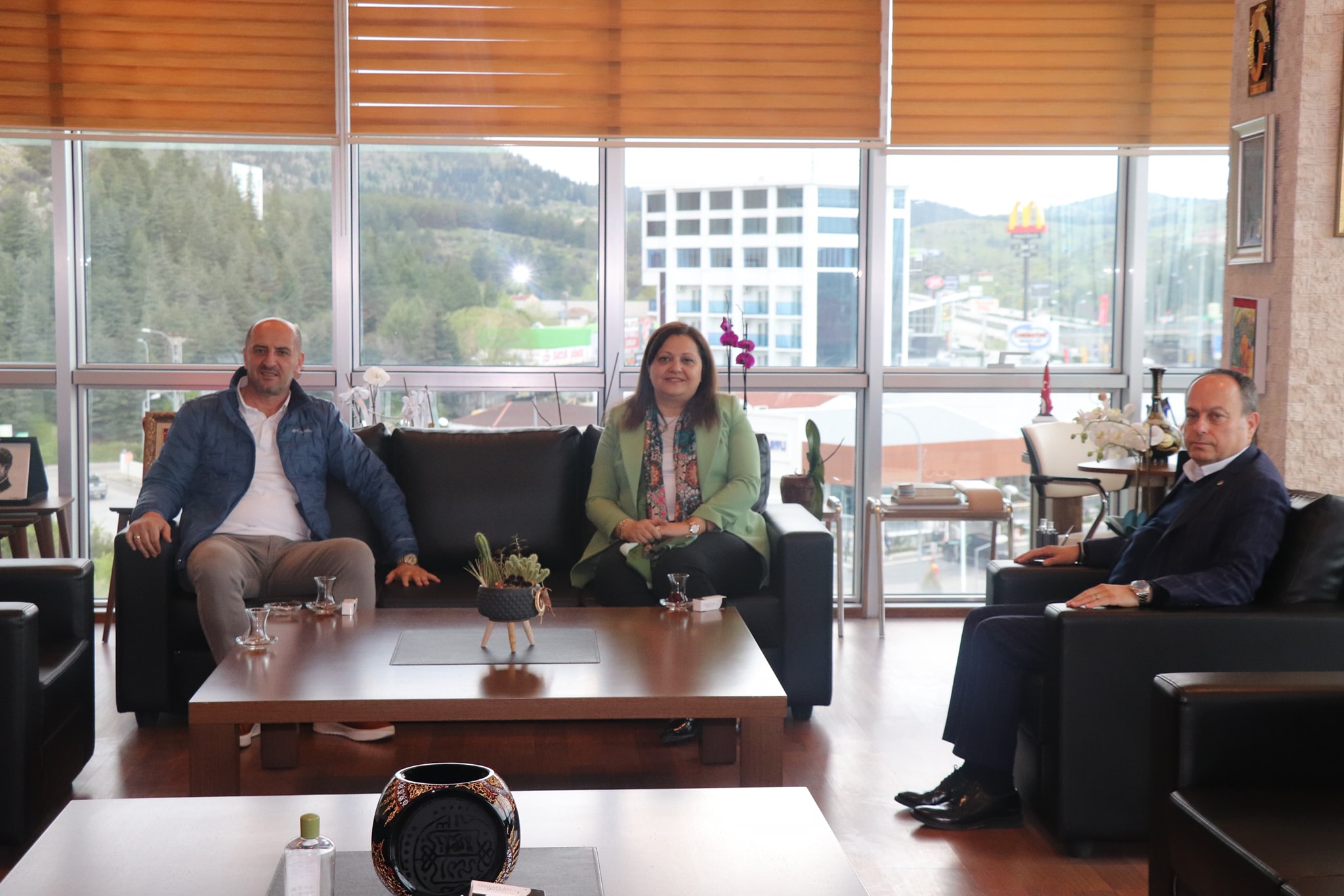 Afyonkarahisar'da Taziye Ziyareti: Belediye Başkanı Köksal, Serteser'i Acısını Paylaştı