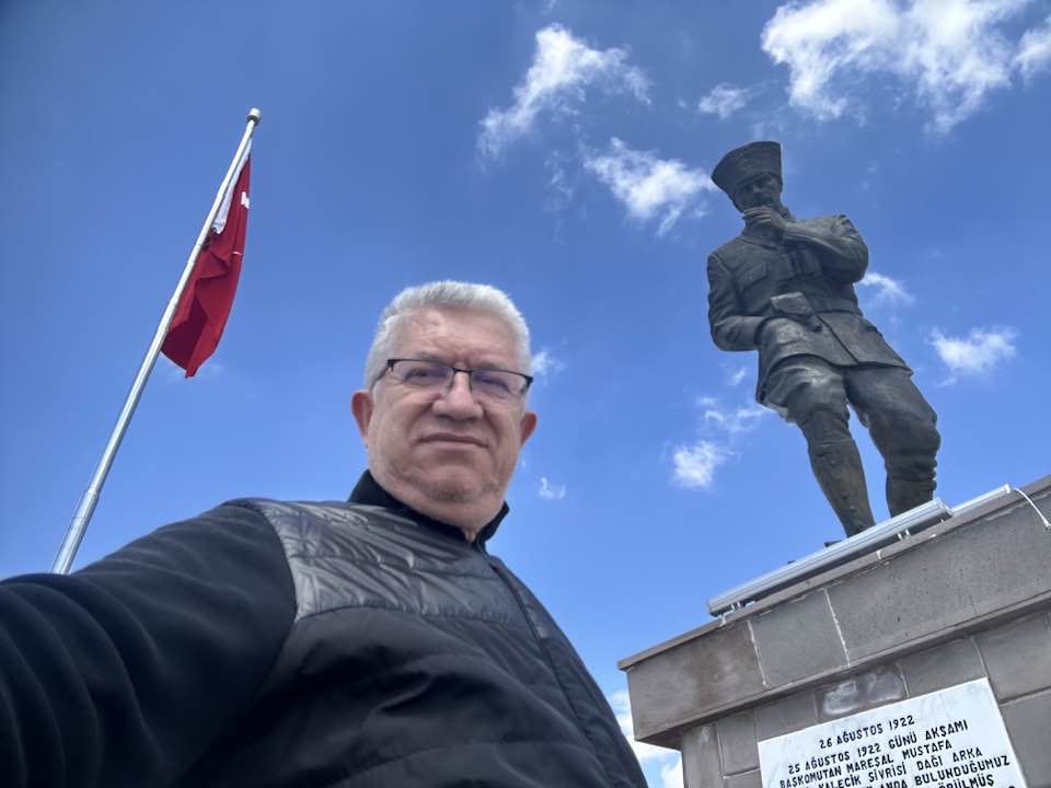 Afyonkarahisar Meclis Başkan Vekili Dr. Mehmet Kemal Demirkırkan'dan Gençlere Tarih Vurgusu