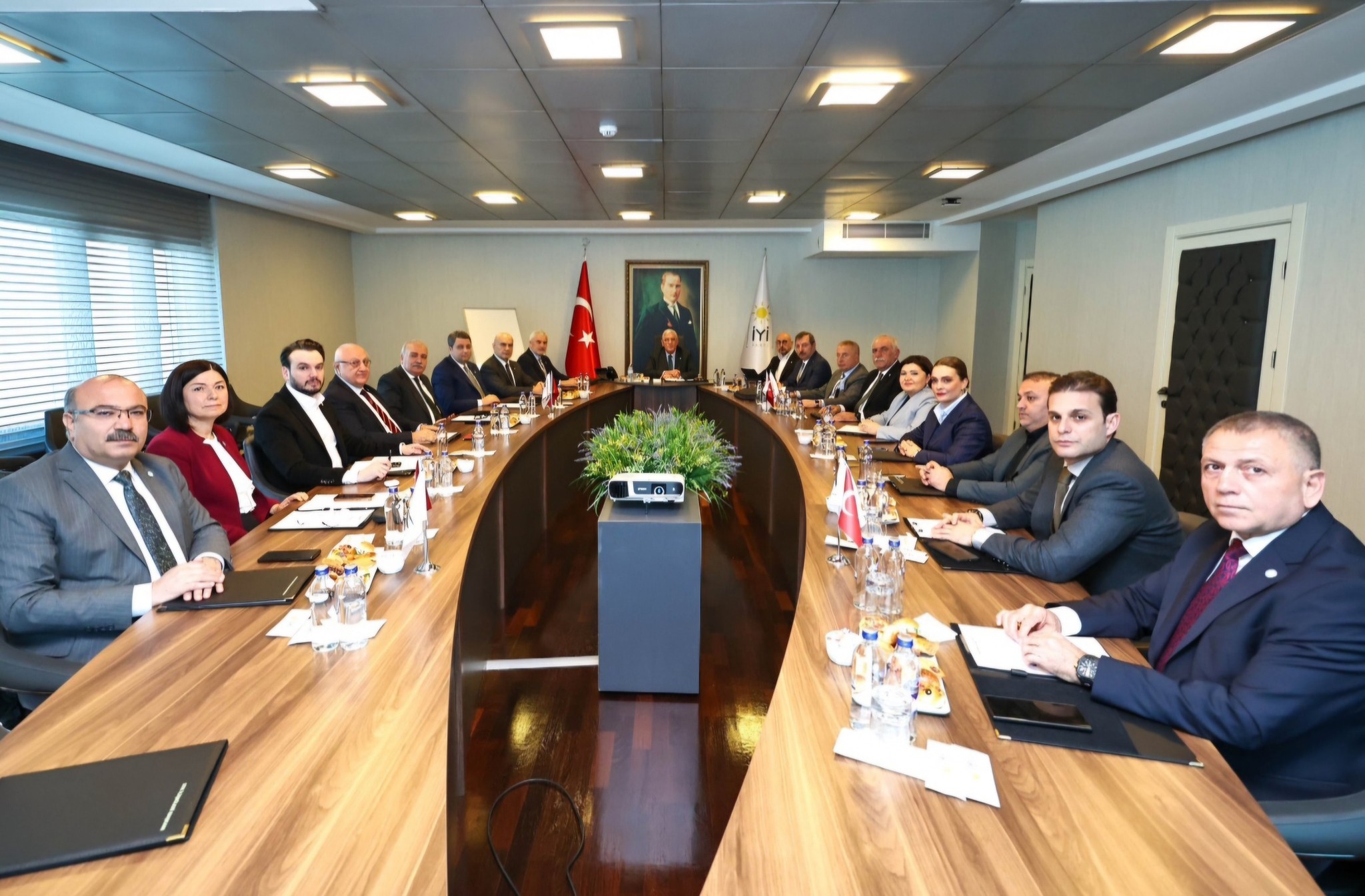 İYİ Parti Başkanlık Divanı Toplantısı Yapıldı: Daha İyi Bir Türkiye İçin Çalışmalara Devam