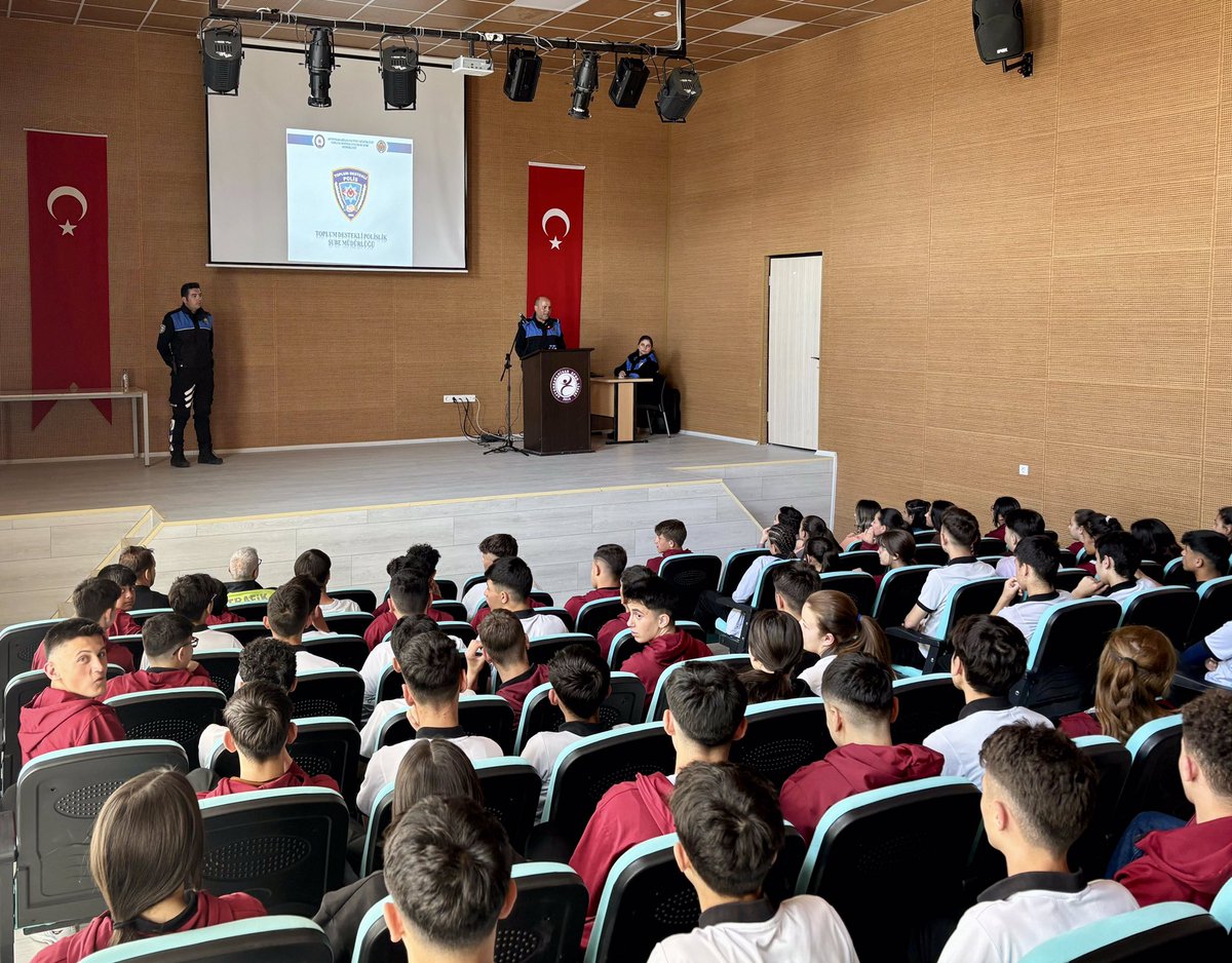 Gençlere Polislik Şartları ve Güvenlik Bilinci Aktarıldı