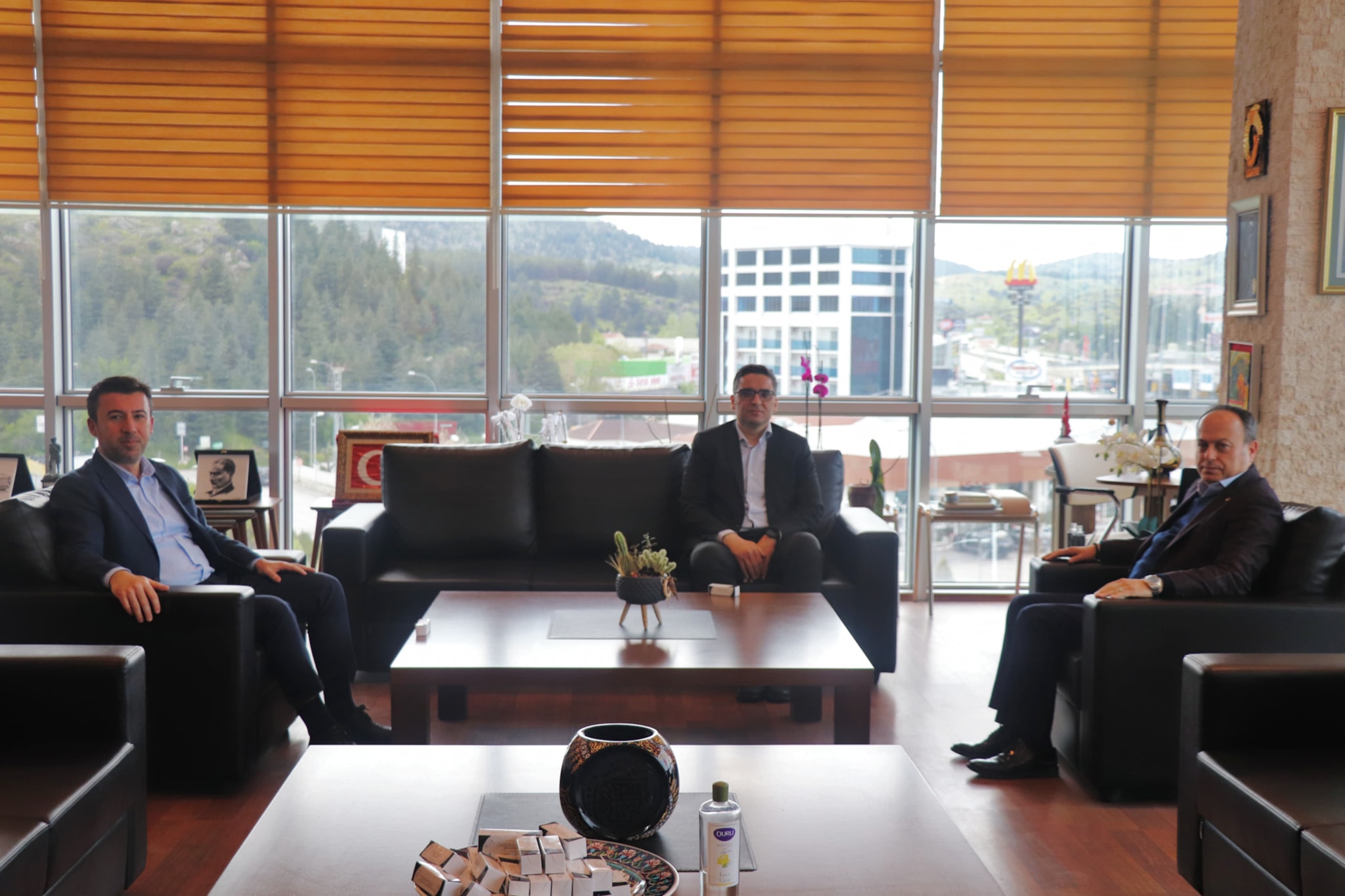 Serteser'e Taziye Ziyareti: Bankacı İş İnsanları Destek Gösterdi