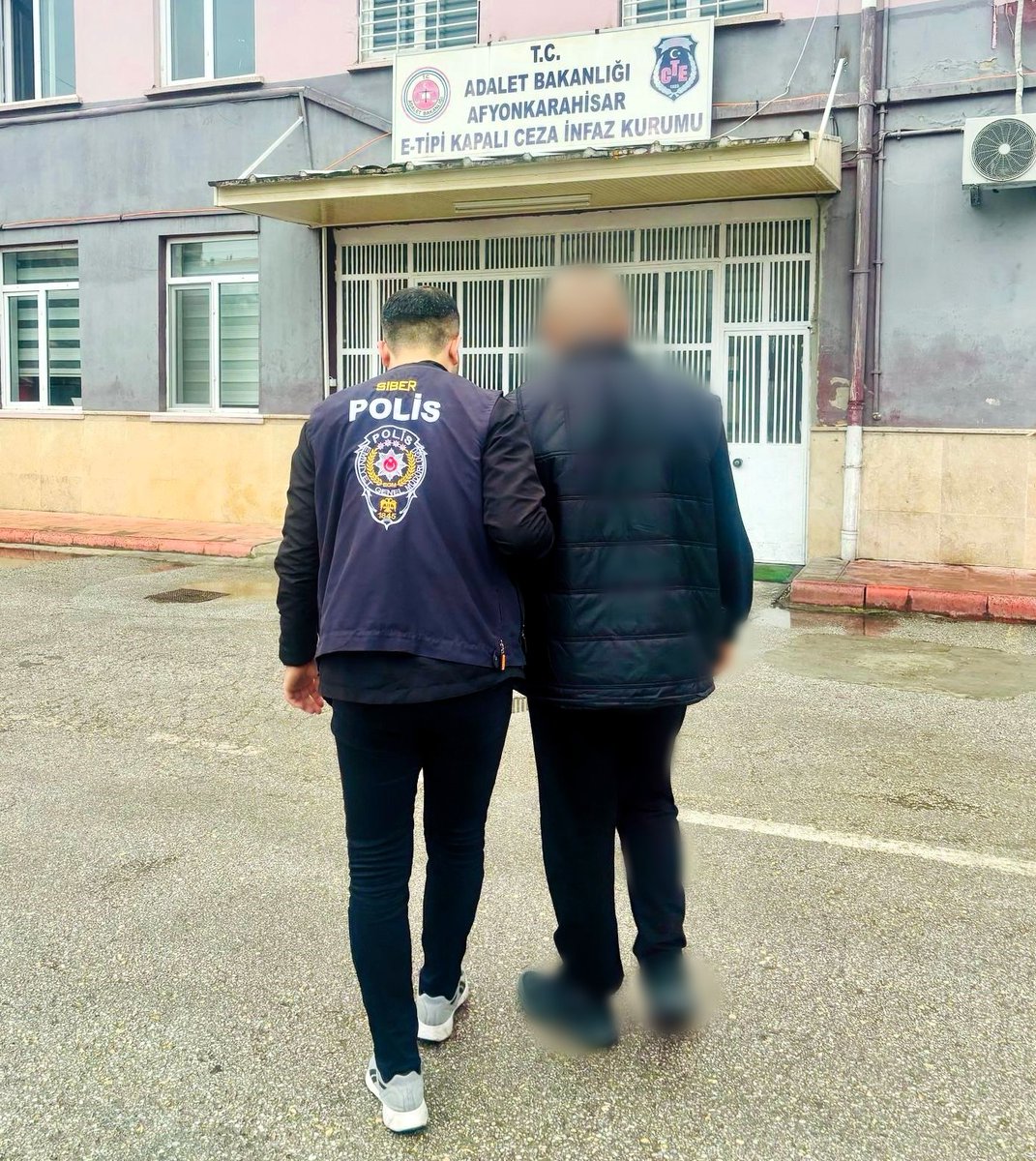 Afyonkarahisar'da Kaçak Dolandırıcı Yakalandı