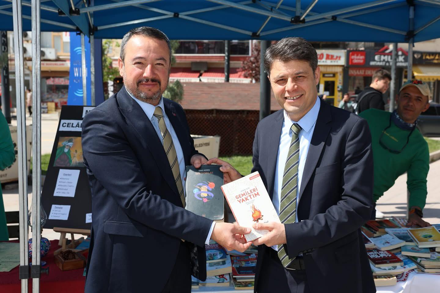 Sandıklı'da Kitap Sevdası Meydana Taştı