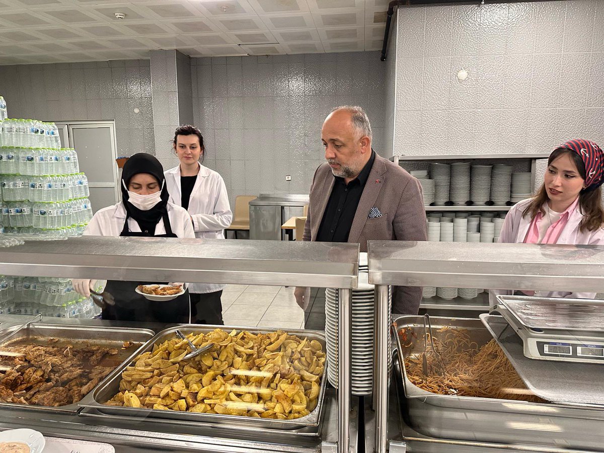 Gençlik ve Spor İl Müdürü Kasapoğlu, Öğrenci Yurtlarında Öğrencilerle Buluştu