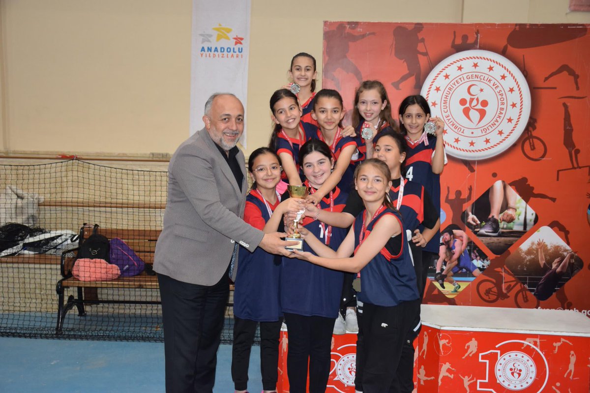 Afyonkarahisar'da Kriket Heyecanı: Minik Sporcuların Başarısı Gurur Veriyor