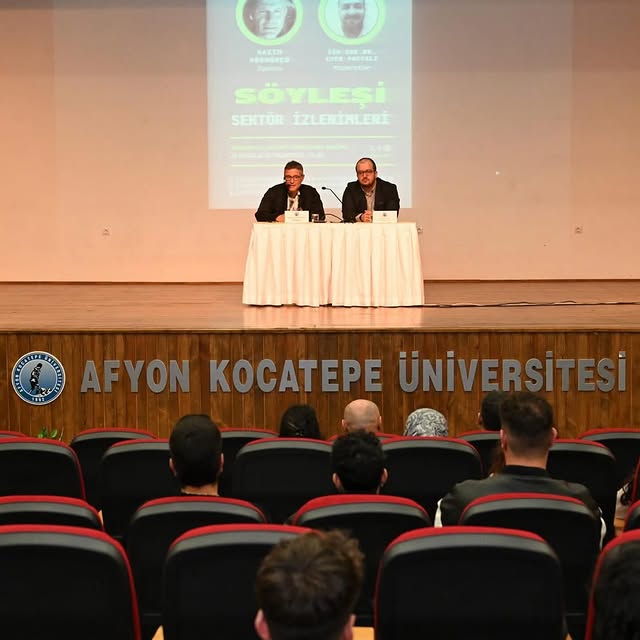Oyuncu Hazım Körmükçü, Afyon Kocatepe Üniversitesi'nde Öğrencilerle Buluştu