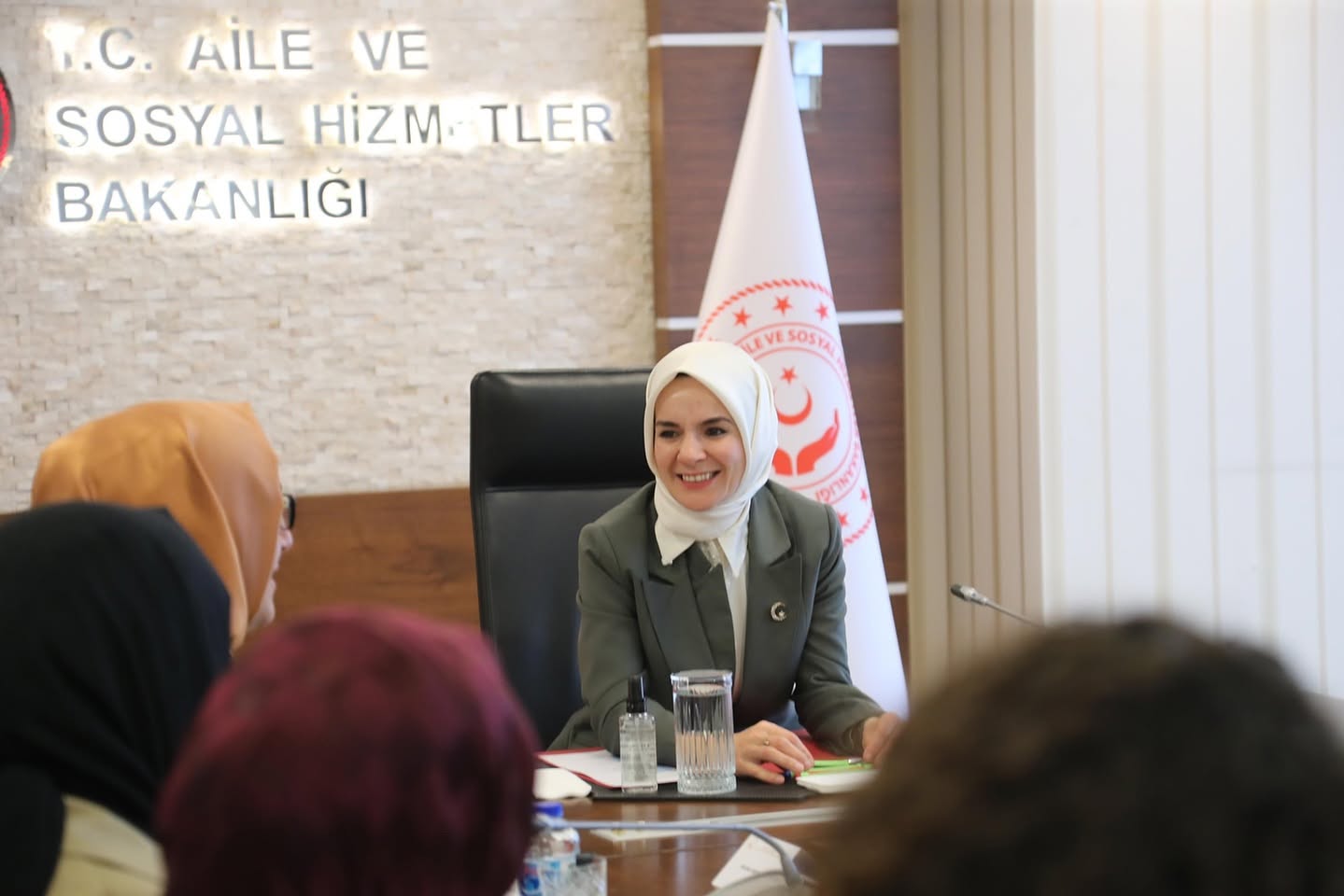 Aile Bakanı, İstanbul Kadın Kolları ile Bir Araya Geldi