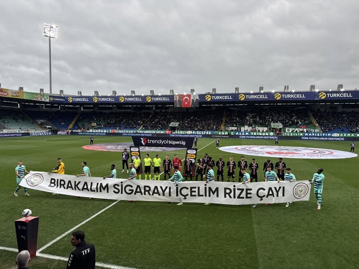 Sigaradan Uzaklaşmak İçin Çay Alternatifi: Rize Çayı Önerisi