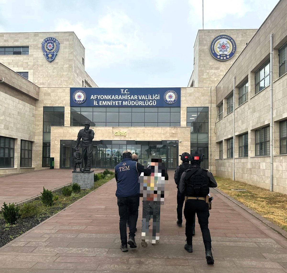 Afyonkarahisar'da DEAŞ İle Bağlantılı Şahıslar Memleket Dışına Gönderildi