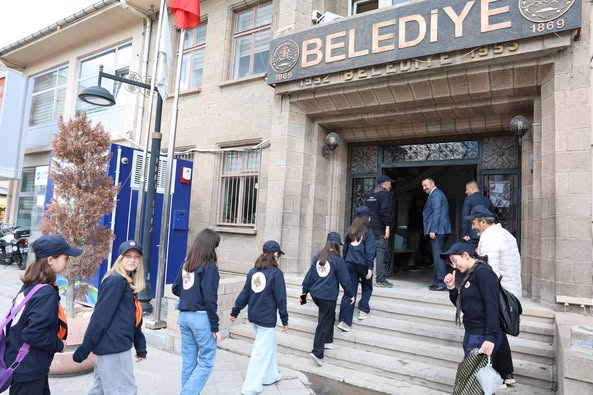 Sandıklı'dan Gençlere Destek: İzciler Başkanla Buluştu!