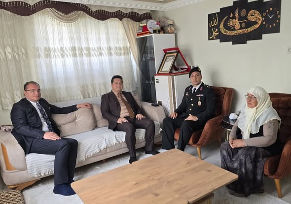 Bolvadin'de Şehit Hasan Basri Tek'in Vefatının Yıl Dönümünde Ailesi Ziyaret Edildi