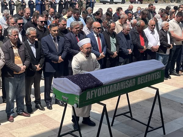 Afyonkarahisar'da Esnaf Odası Başkanı'nın Kayınvalidesi Toprağa Verildi
