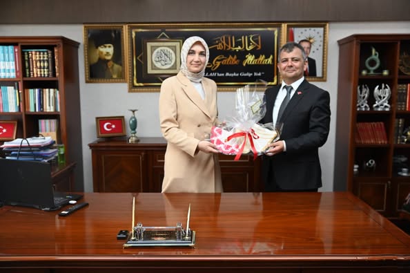 Afyonkarahisar Valisi Yiğitbaşı, Emirdağ'da Vatandaşlarla Buluştu