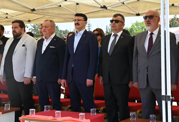 Emirdağ MYO'da Mezuniyet Coşkusu