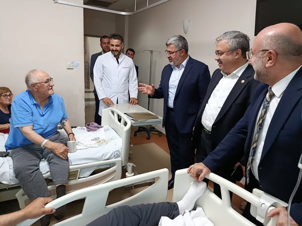 Milletvekili Özkaya'dan Hasta Muhtara Ziyaret
