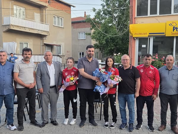 Afyonkarahisar'da Güreş Coşkusu: Avrupa Şampiyonası Gümüş Madalyasıyla Onurlandırdılar