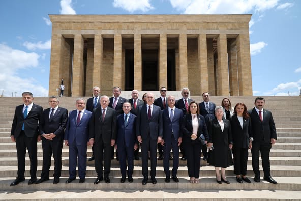 AK Parti Afyonkarahisar Milletvekili Yurdunuseven, TBMM Başkanlık Divanı ile Anıtkabir'i Ziyaret Etti