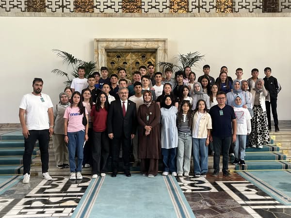 Afyonkarahisar Milletvekili Yurdunuseven, İhsaniye Öğrencilerini TBMM'de Ağırladı