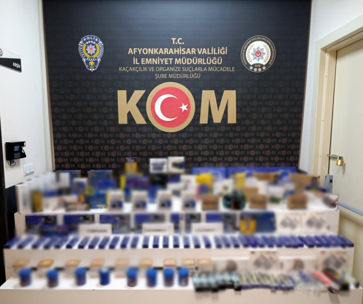 Afyonkarahisar'da Kaçakçılık Operasyonu: Çay İlçesinde Araçta Arama