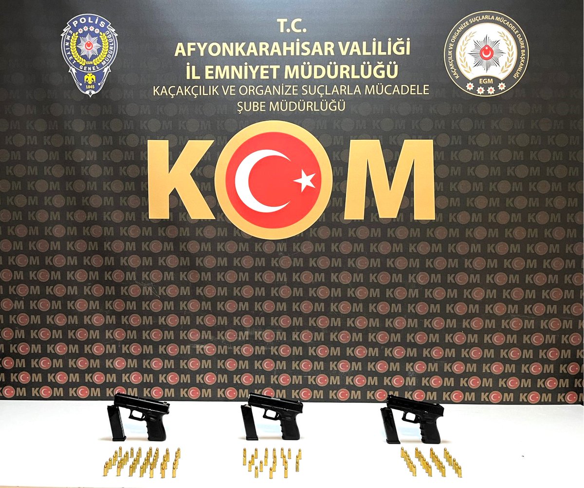Afyonkarahisar'da Silah Kaçakçılığı Operasyonu: 1 Araçta Arama Yapıldı
