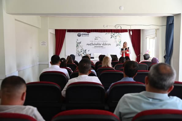 Emirdağ Belediyesi Koruyucu Aile Bilincini Artırmak İçin Seminer Düzenledi