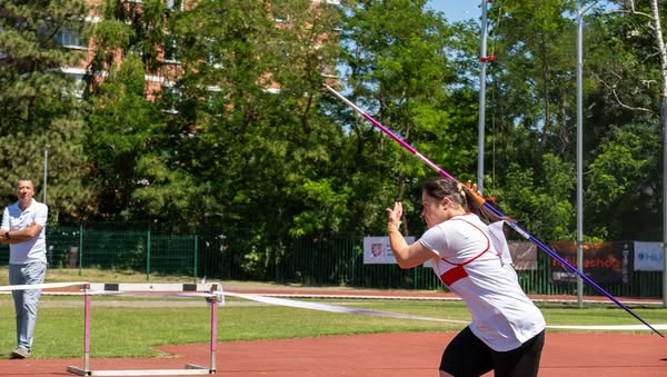 Afyonkarahisar'dan Avrupa'ya Gümüş: Münevvere Yılmaz Cirit Atmada Başarı