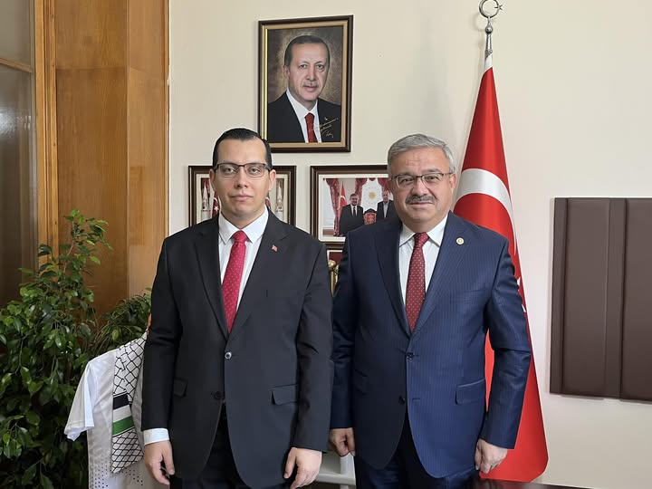 AK Parti Afyonkarahisar Milletvekili Yurdunuseven, TBMM'de Torbalı Çocuk Meclisi Başkanı Karakuş'u Ağırladı