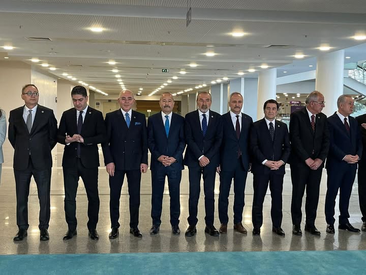 Bahçeli'den Milletvekillerine Yemek