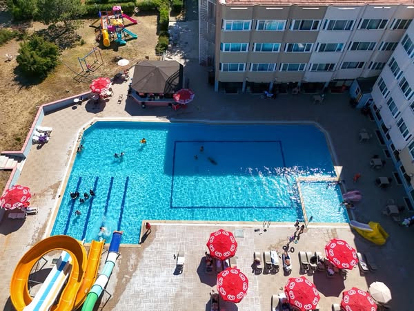 Sandıklı Termal Otel Açık Havuzu Sezona Merhaba Dedi