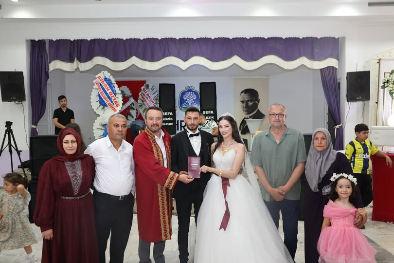 Sandıklı Belediye Başkanı Öztaş, Ceyhan ve Özeski Ailelerinin Nikâh Törenine Katıldı