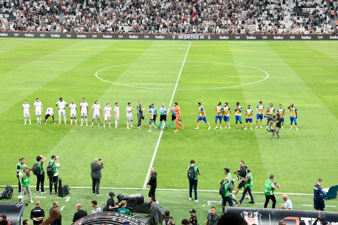 Temsilcimiz Beşiktaş’a UEFA Avrupa Konferans Ligi yolunda başarılar diliyorum.????????