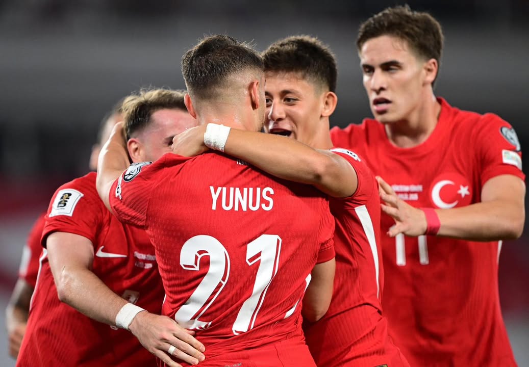 A Milli Futbol Takımımızı yürekten kutluyorum.????