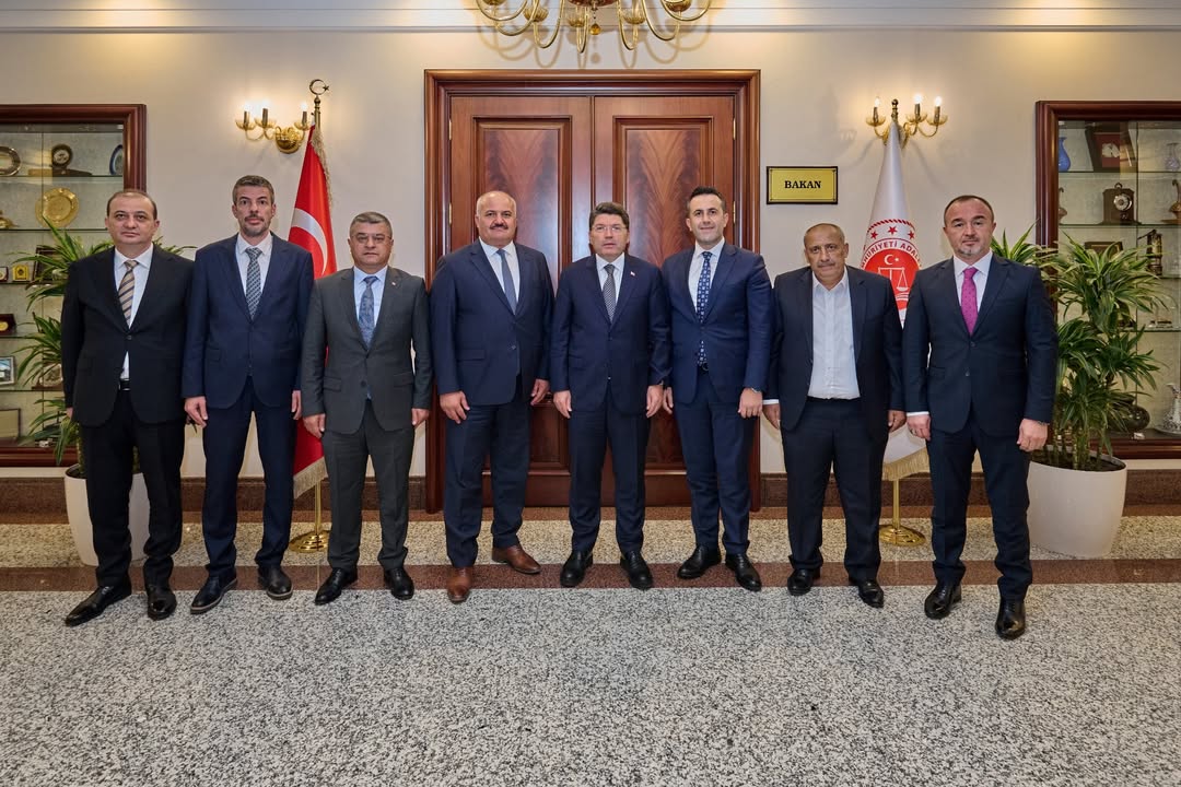 İstanbul Taksiciler Esnaf Odası Başkanı Eyup Aksu, Antalya Şoförler Odası Başkanı Mehmet Ali Alkan, Balıkesir Şoförler Odası Baş...