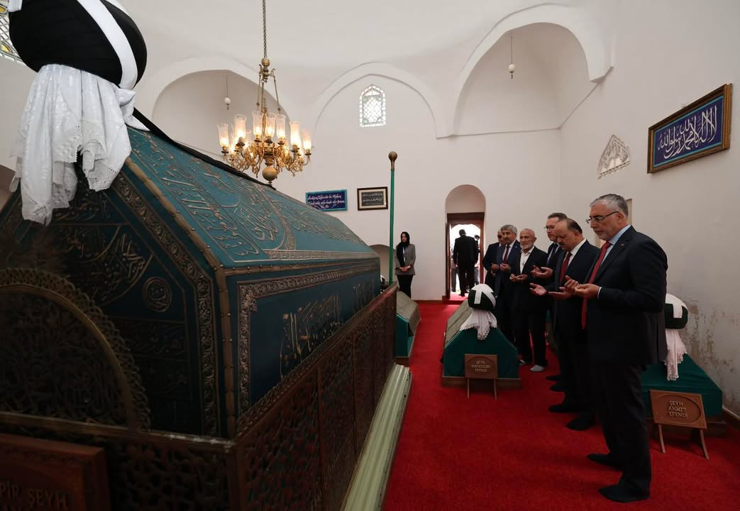 ❝Gelişiniz güle güle