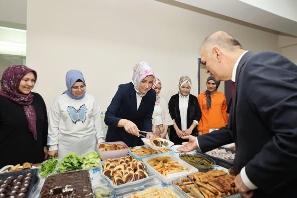 Afyonkarahisar'da İlköğretim Haftası Coşkuyla Kutlandı