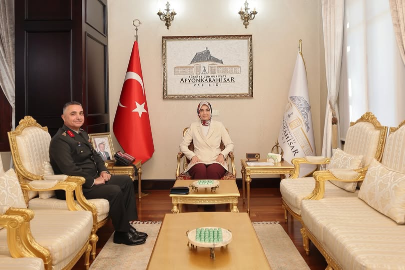 Afyonkarahisar Valisi Yiğitbaşı, Garnizon Komutanı Tecimer'i Kabul Etti