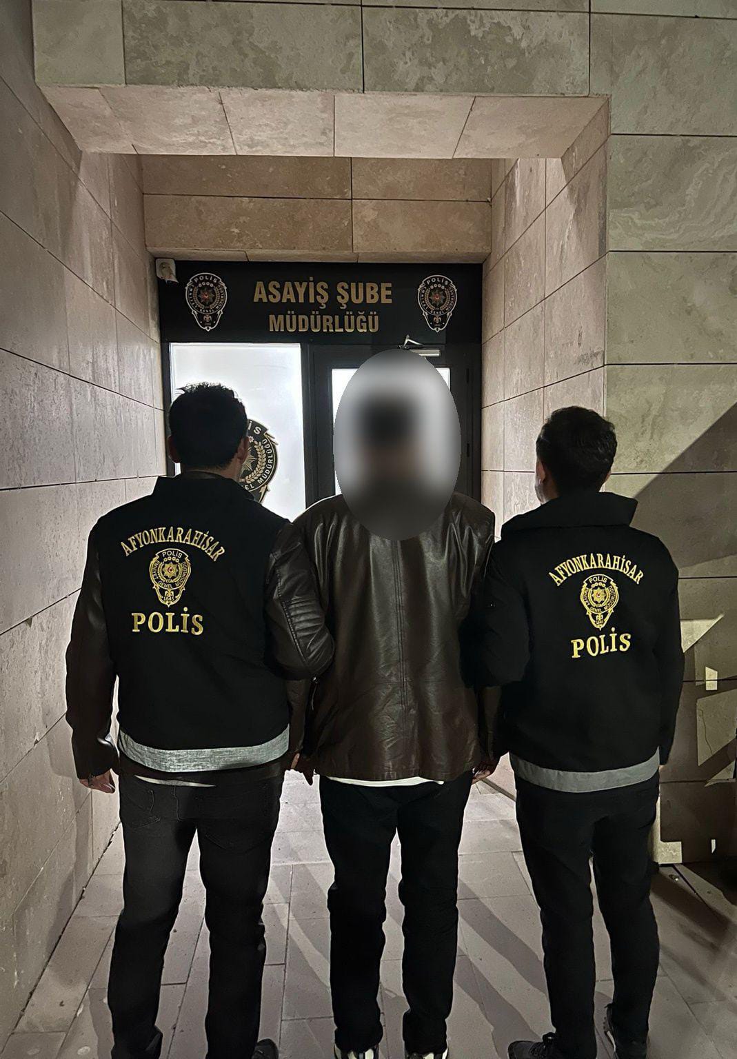 13 Farklı Dosyadan 20 Yıl Hapis Cezası Bulunan Şahıs Afyon'da Yakalandı 
