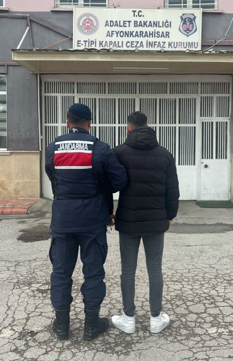 Afyonkarahisar'da Uyuşturucu Suçundan Aranan Şahıs  Yakalandı