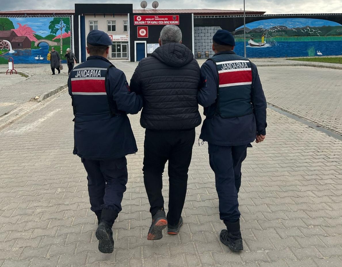 Afyonkarahisar'da Hırsızlık Suçundan Aranan Şahıs  Yakalandı