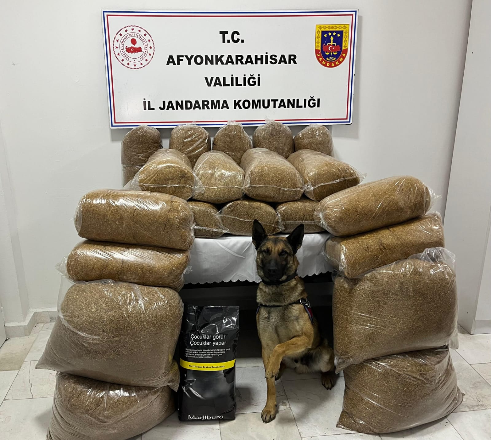 Afyonkarahisar’da Yol Uygulamasında 157 Kilogram Kaçak Tütün Ele Geçirildi