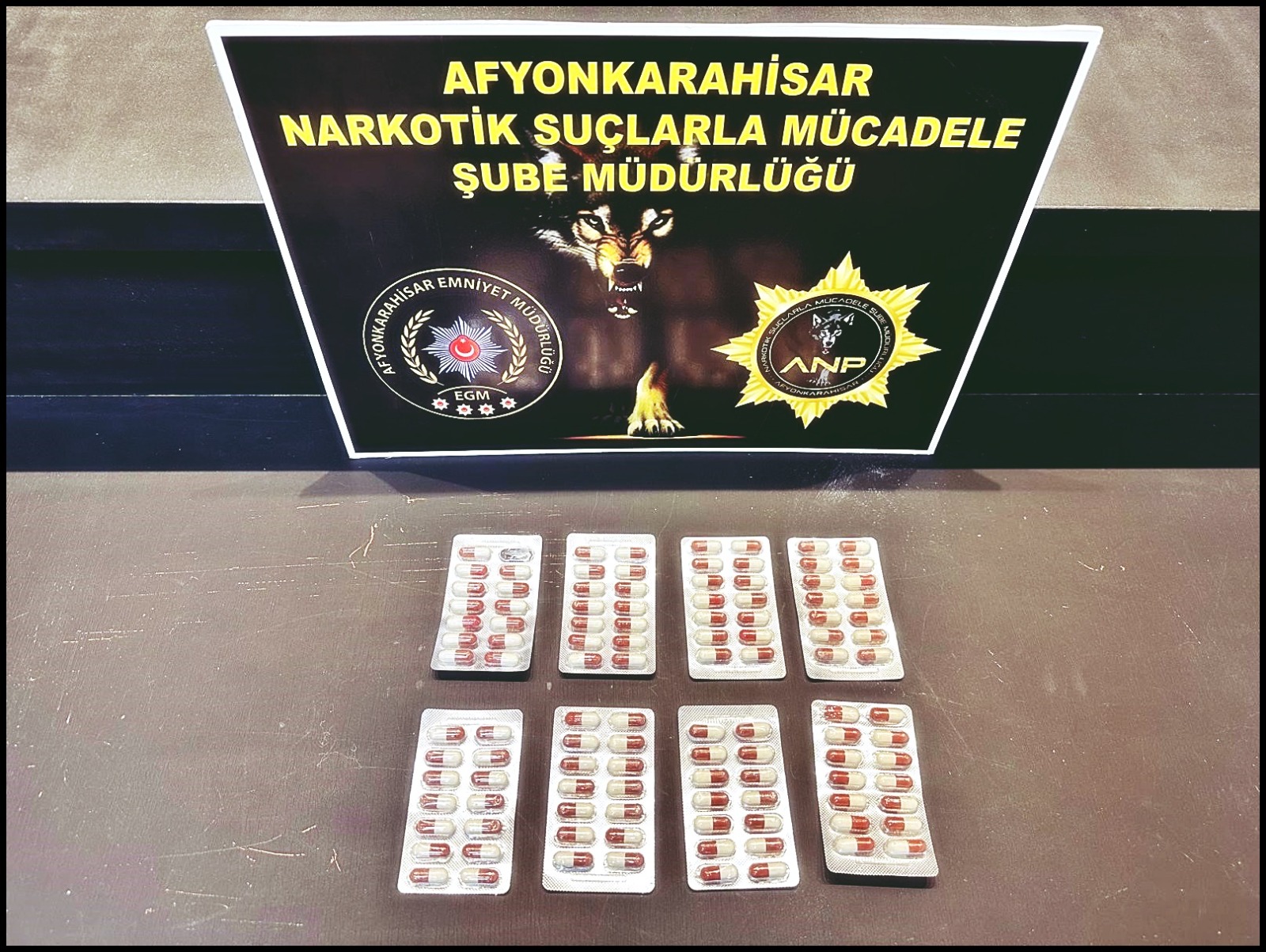 Uygulama Noktasında Yakalandılar: 111 Adet Sentetik Ecza Ele Geçirildi