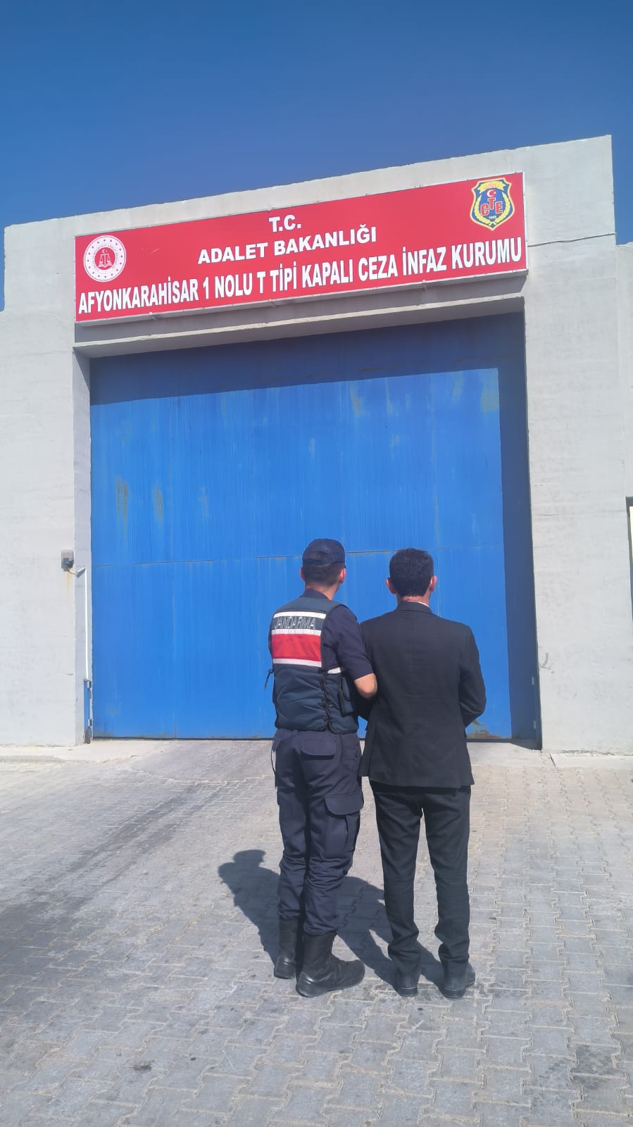 Afyonkarahisar’da Aranan Şahıs Sülümenli Beldesinde Yakalandı